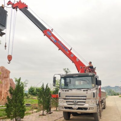 cẩu hàng hóa