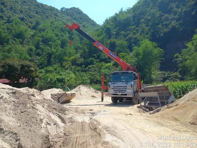 cẩu biển quảng cáo