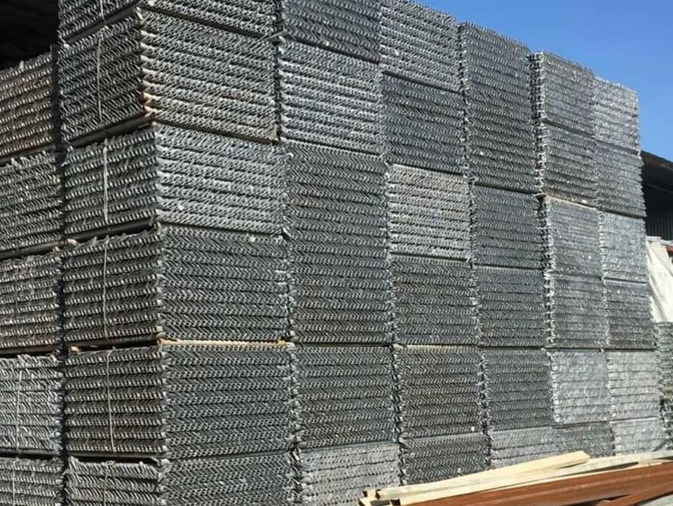 thuê giàn giáo nêm